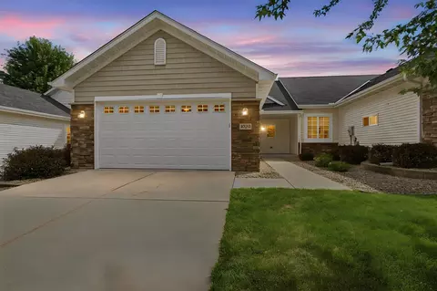 1023 Woodland Dr, Hastings, MN 55033