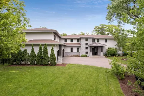 6816 Cheyenne Cir, Edina, MN 55439