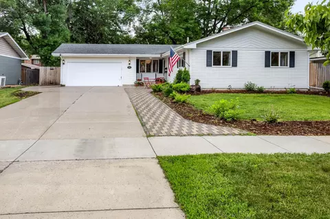 2509 Elm St N, Fargo, ND 58102