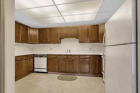 Kitchen - 230 5th Ave N #C5, Saint Cloud, MN 56303 photo 2 of 2