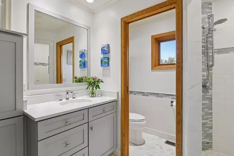 Bath - 4512 W Arm Rd, Spring Park, MN 55384 photo 3 of 8