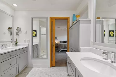 Bath - 4512 W Arm Rd, Spring Park, MN 55384 photo 5 of 8