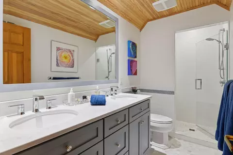 Bath - 4512 W Arm Rd, Spring Park, MN 55384 photo 7 of 8