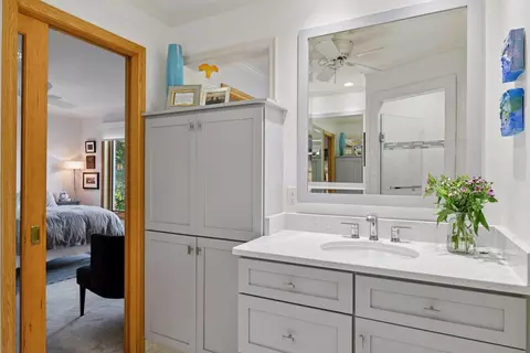 Bath - 4512 W Arm Rd, Spring Park, MN 55384 photo 6 of 8