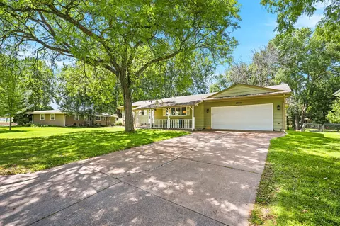 4909 Wisconsin Ave N, New Hope, MN 55428