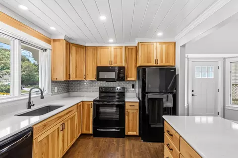 Kitchen - 3650 Blue Jay Way, Eagan, MN 55123 photo 2 of 2