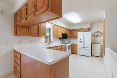 Kitchen - 2009 Crestview Ln, Brainerd, MN 56401 photo 1 of 2