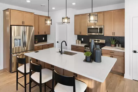 13785 Hollybrook Cir, Apple Valley, MN 55124