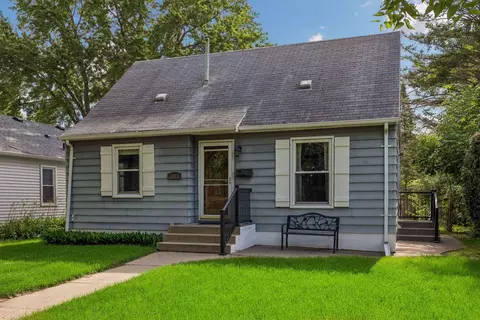 2805 Georgia Ave S, Saint Louis Park, MN 55426