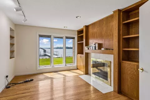 Living - 5360 Howards Point Rd, Excelsior, MN 55331 photo 15 of 17