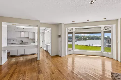 Living - 5360 Howards Point Rd, Excelsior, MN 55331 photo 13 of 17