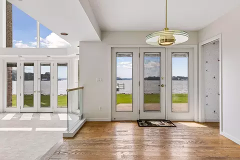 Entry Way - 5360 Howards Point Rd, Excelsior, MN 55331 photo 5 of 6