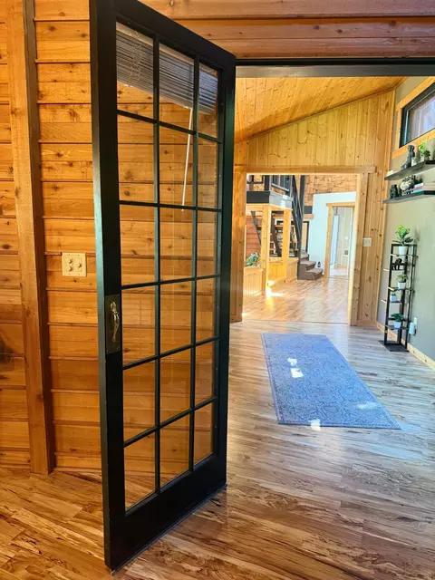 Entry Way - 29156 County 37, Laporte, MN 56461 photo 3 of 5