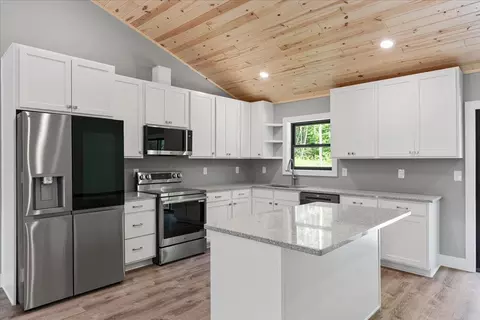 Kitchen - 121 Ridgeway Path, Walker, MN 56484 photo 2 of 3