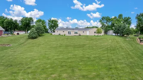 Exterior - 1559 Dickson Dr, Hendricks, MN 56136 photo 2 of 6