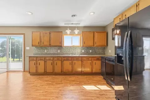 Kitchen - 1559 Dickson Dr, Hendricks, MN 56136 photo 2 of 2