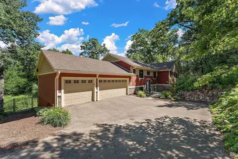 4815 120th St W, Apple Valley, MN 55124