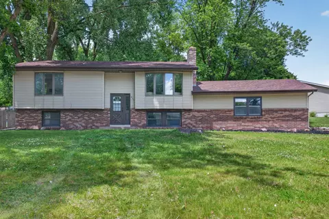 411 Adams Dr W, Young America, MN 55397