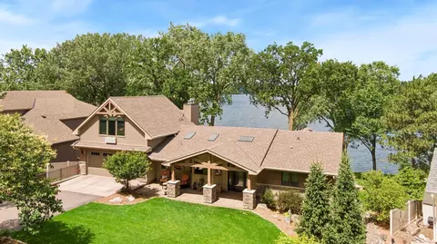 920 Pershing Cir, Burnsville, MN 55306