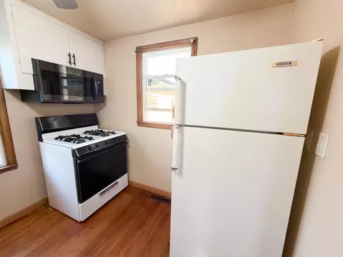 Kitchen - 19667 Mccall Ave, Reading, MN 56165 photo 2 of 4