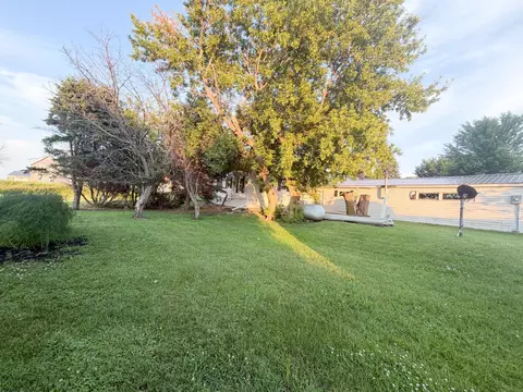Exterior - 19667 Mccall Ave, Reading, MN 56165 photo 5 of 7