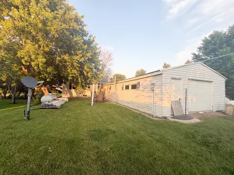 Exterior - 19667 Mccall Ave, Reading, MN 56165 photo 7 of 7