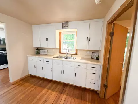 Kitchen - 19667 Mccall Ave, Reading, MN 56165 photo 1 of 4