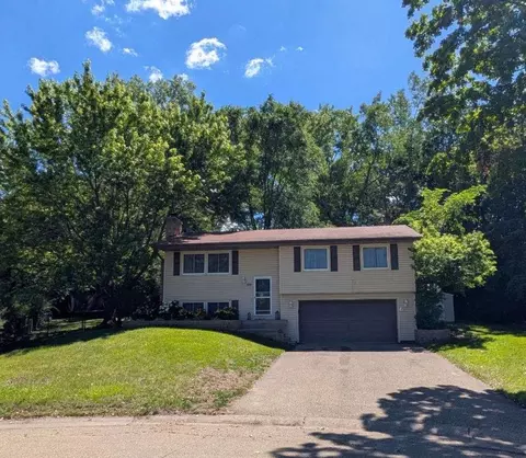 3884 Calcite Dr, Eagan, MN 55122