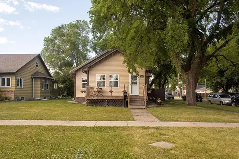 Exterior - 1601 S 3rd Ave S, Fargo, ND 58103 photo 3 of 8