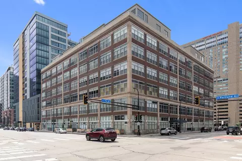 521 S 7th St #220, Minneapolis, MN 55415