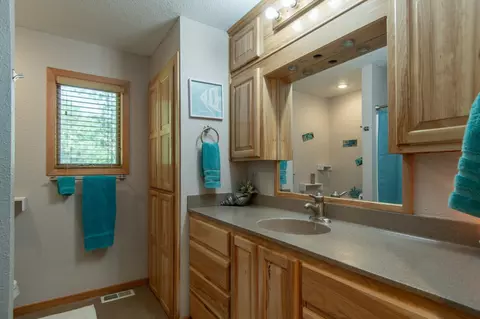 Bath - 48228 207th Ave, Mcgregor, MN 55760 photo 1 of 7