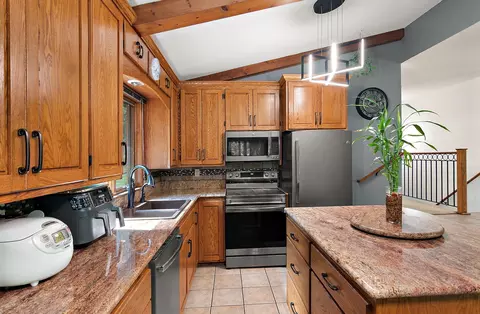 Kitchen - 24360 33rd Ave, Saint Augusta, MN 56301 photo 2 of 3