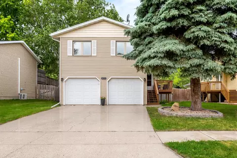 3033 20th St S, Fargo, ND 58103