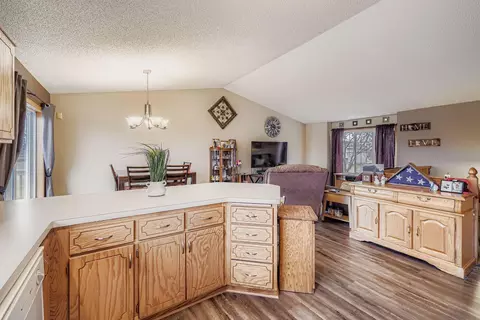 9982 Park Place Dr, Monticello, MN 55362