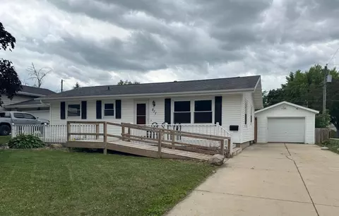 511 6th St NE, Stewartville, MN 55976