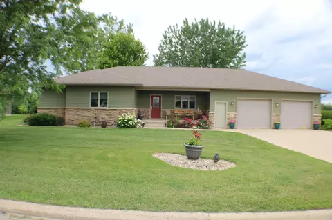 409 Fox Lake Ave, Sherburn, MN 56171