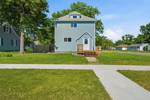 90 5th Ave NW, Wells, MN 56097