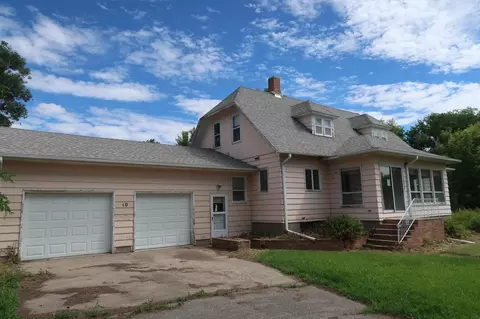 10 3rd Ave, Arthur, ND 58006