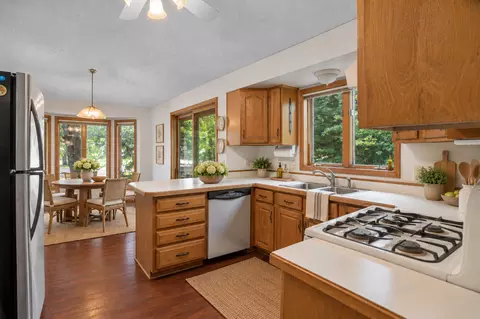 4512 Williston Rd, Minnetonka, MN 55345