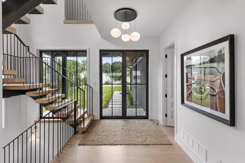 Entry Way - 254 Lake St, Excelsior, MN 55331 photo 1 of 4