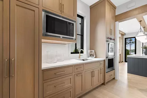 Kitchen - 254 Lake St, Excelsior, MN 55331 photo 6 of 6