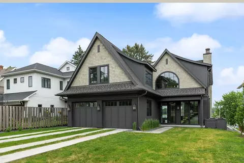 Exterior - 254 Lake St, Excelsior, MN 55331 photo 4 of 4