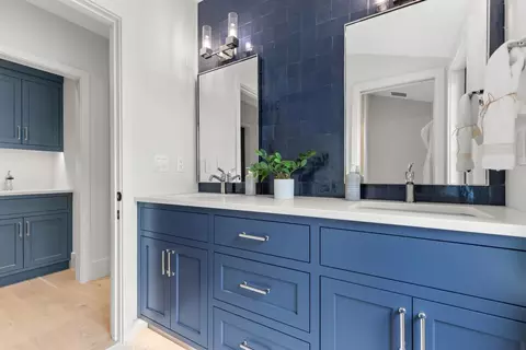 Bath - 254 Lake St, Excelsior, MN 55331 photo 4 of 5