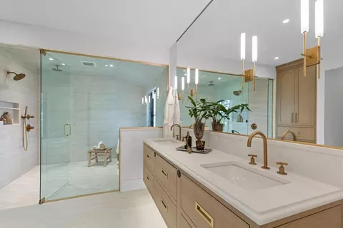 Bath - 254 Lake St, Excelsior, MN 55331 photo 1 of 5