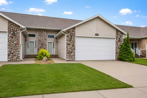 3308 23rd Ave S, Fargo, ND 58103