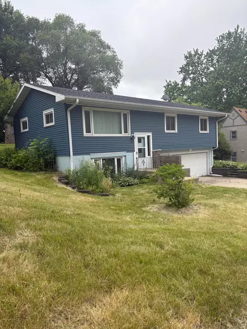 Exterior - 419 2nd St NE, Faribault, MN 55021 photo 2 of 4