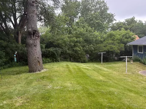 Exterior - 419 2nd St NE, Faribault, MN 55021 photo 3 of 4