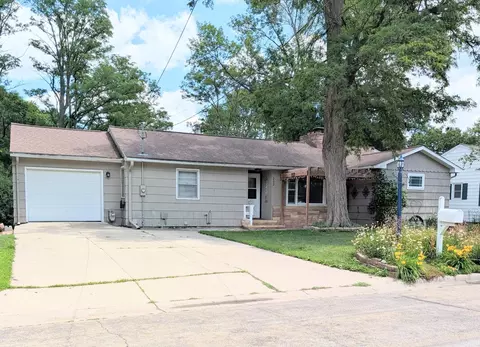 202 North Ln, Albert Lea, MN 56007