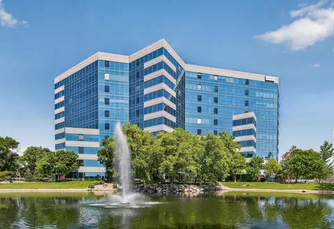 5601 Smetana Dr #101, Minnetonka, MN 55343