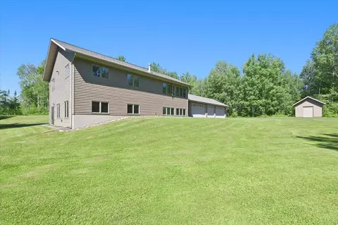 Exterior - 5015 Martin Rd, Duluth, MN 55803 photo 5 of 9